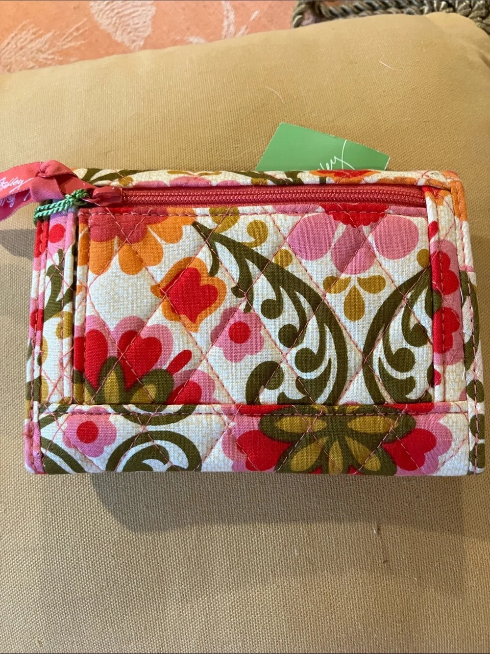 Retired folklorish Vera Bradley Coral Pink Floral Quilted Wallet - Picture 3 of 5